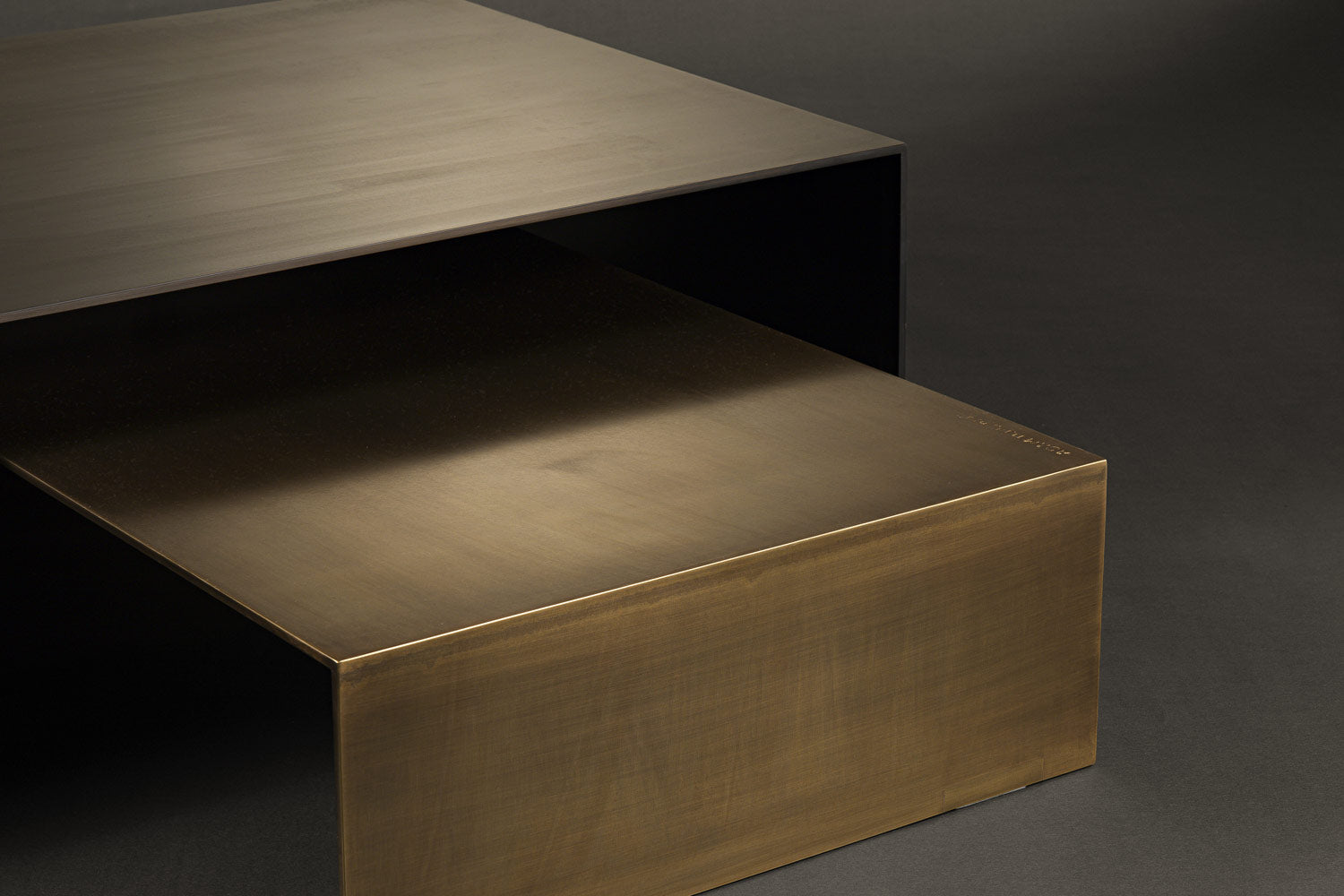 Axia Coffee Table 01