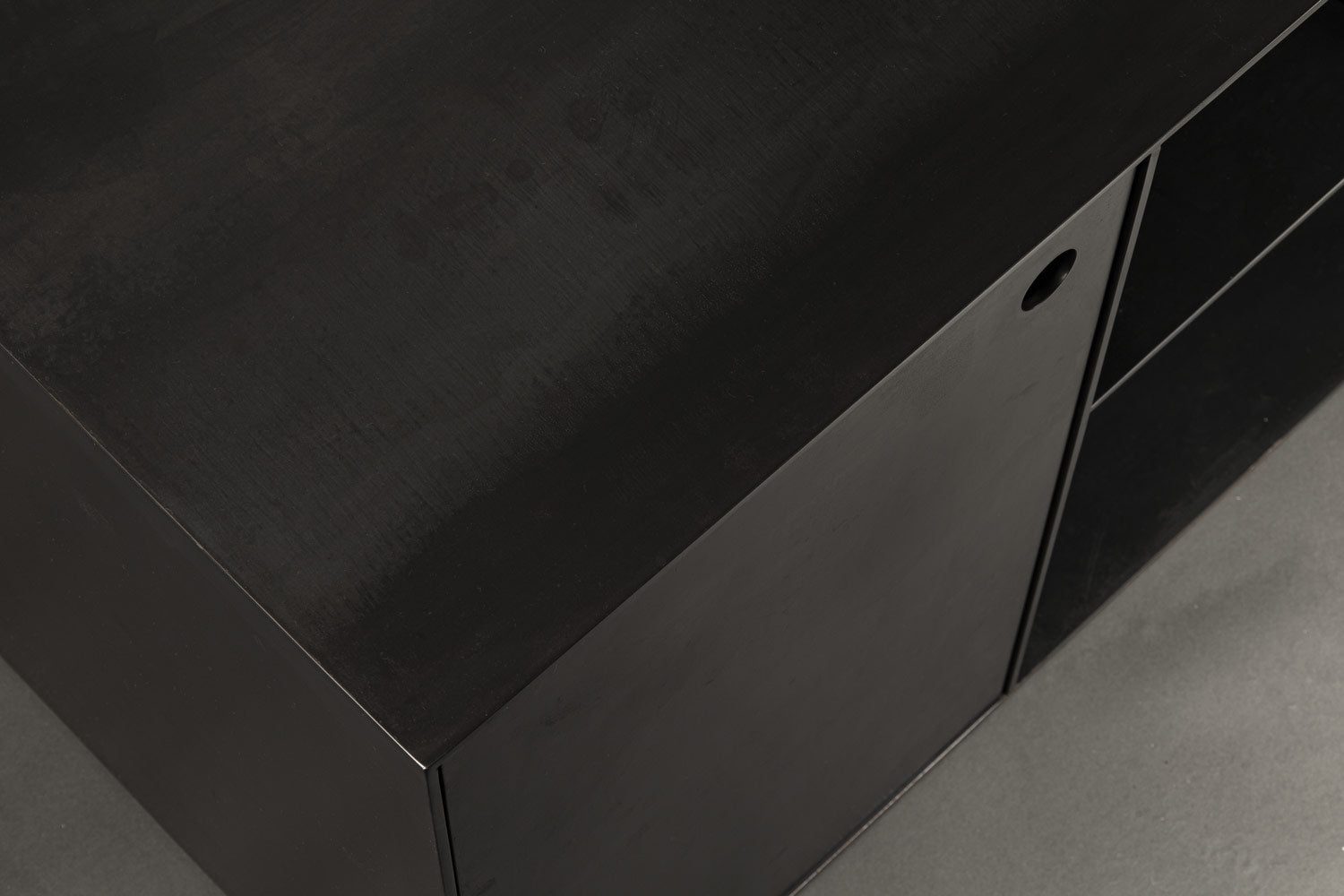 Axia Nightstand - Cabinet with Door