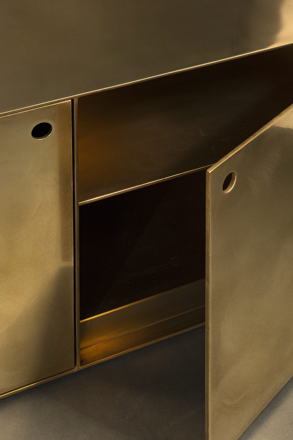 Axia Nightstand - Cabinet with Door