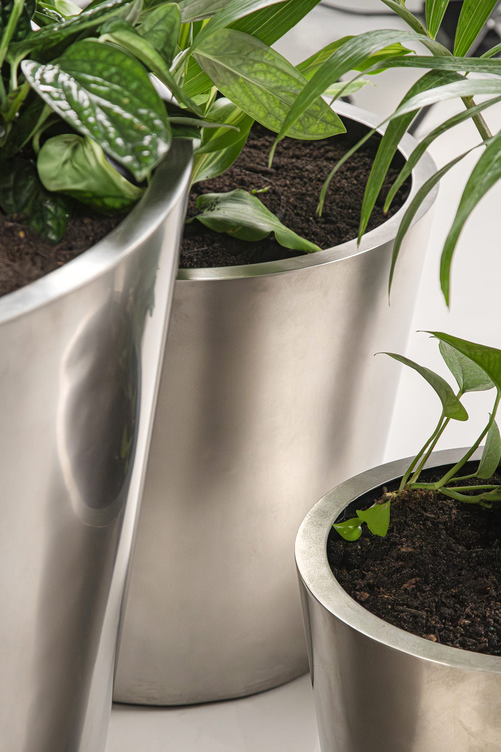 Conic Stainless Steel Planter (H 36” × ⌀ 33”)